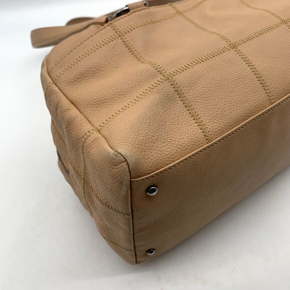 Chanel Beige Square Quilted Caviar Leather LAX Bowler Bag - Picture 8 of 13